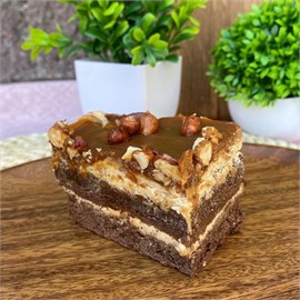 {{photo.Alt || photo.Description || 'Пирожное Карамельно-Ореховое 125г'}}