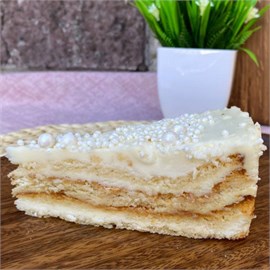 {{photo.Alt || photo.Description || 'Торт Молочная девочка 110г'}}