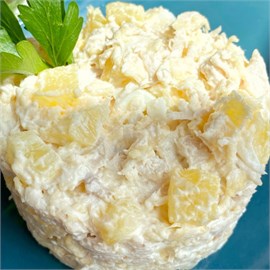 {{photo.Alt || photo.Description || 'Салаты: Салат с курицей и ананасами 1кг'}}